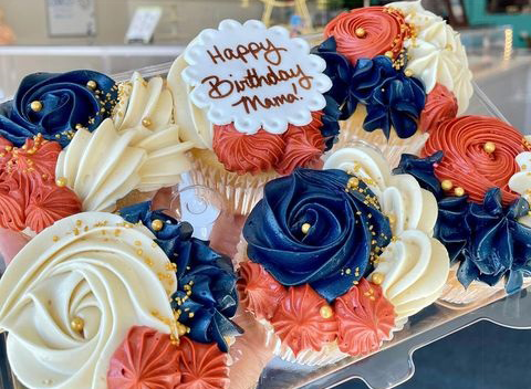 fuss cupcakes' custom cupcake box